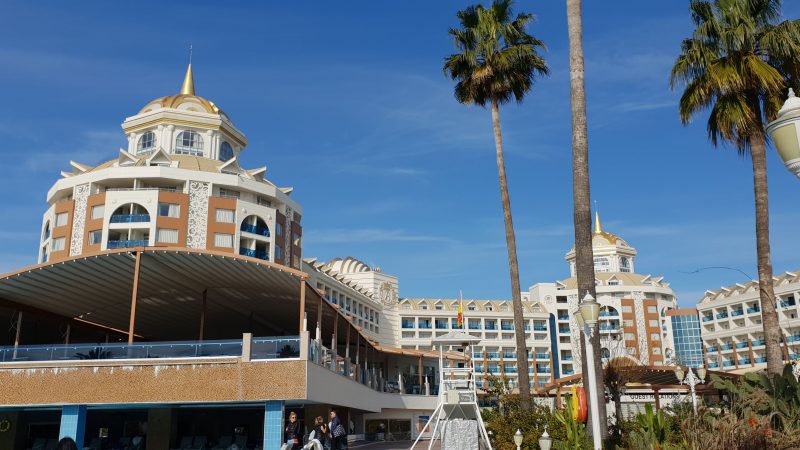 Delphin Be Grand